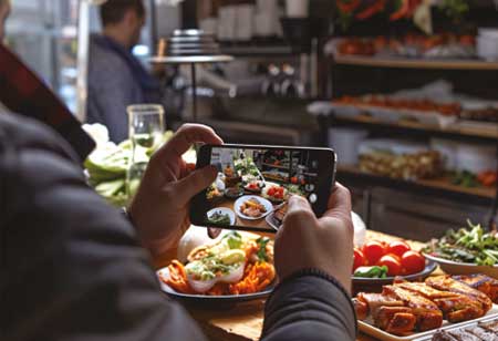 The Art of Hybrid Restaurant Management